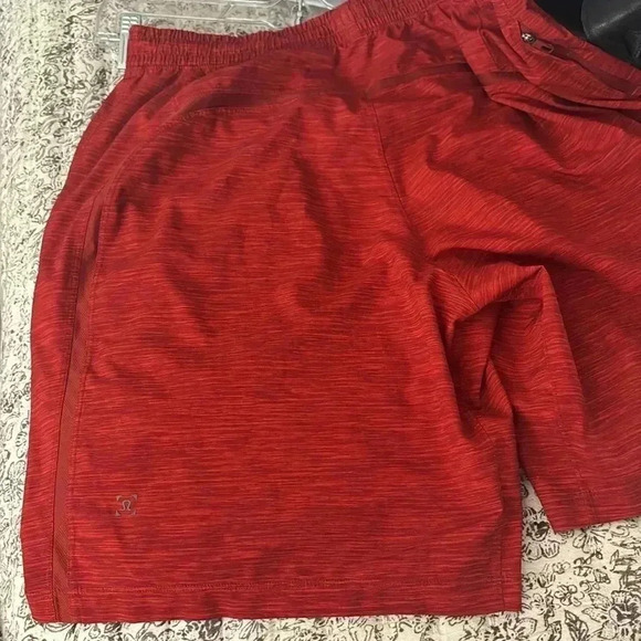 Lululemon Pace Breaker Short Size Large - Picture 7 of 8